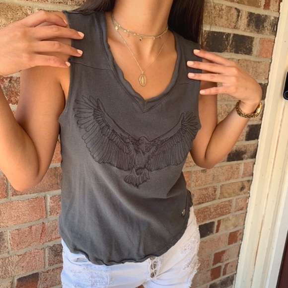 KENDALL & KYLIE EAGLE TEE - Picture 1 of 2